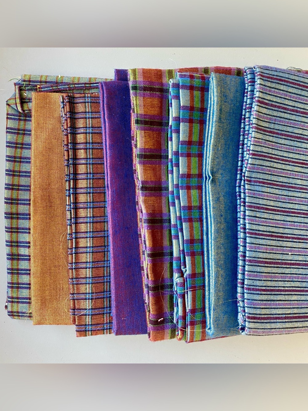 NWT (8) Fat Quarters: cotton with Metallic threads. Quilters and Crafters